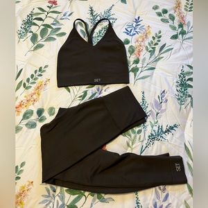 SET ACTIVE matching top and leggings